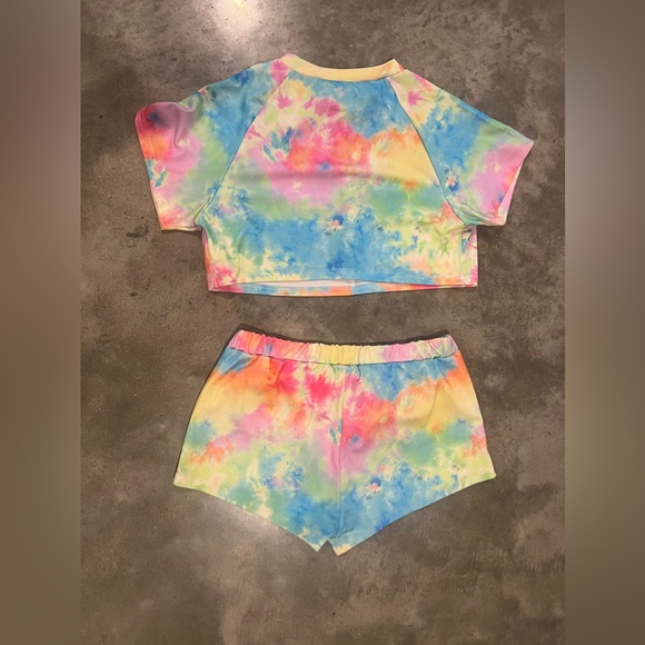 Two piece short set - Picture 3 of 5